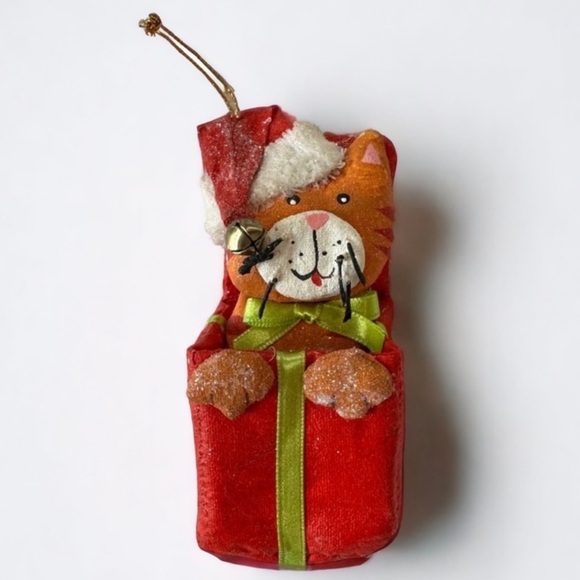 Christmas Cat Gift Ornament - Picture 8 of 12
